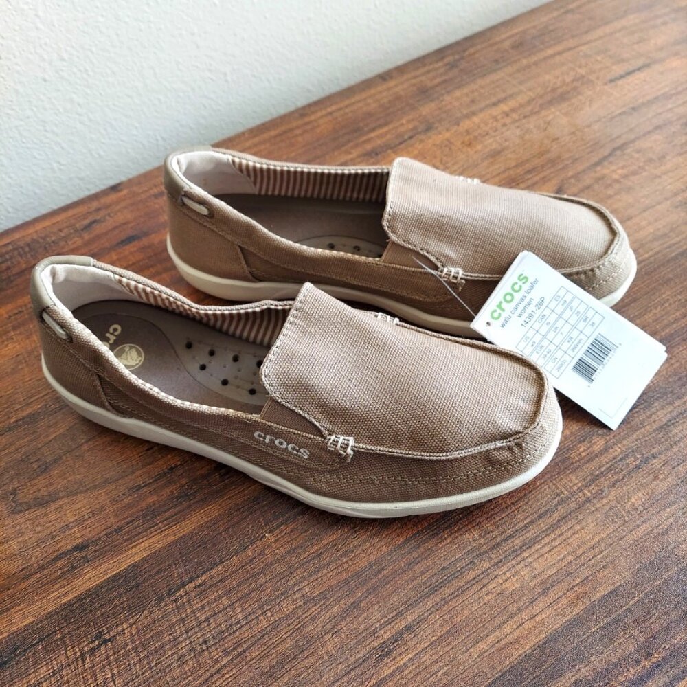 Crocs Walu Loafer in Tan, NWT
